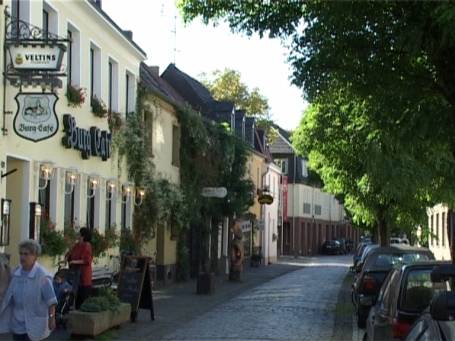 Krefeld-Linn : Historischer Stadtkern, Rheinbabenstraße